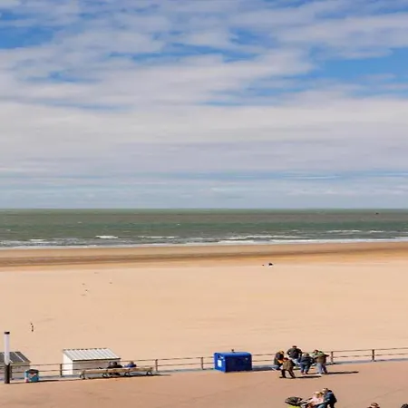 Holiday home In With Stunning Sea Views *