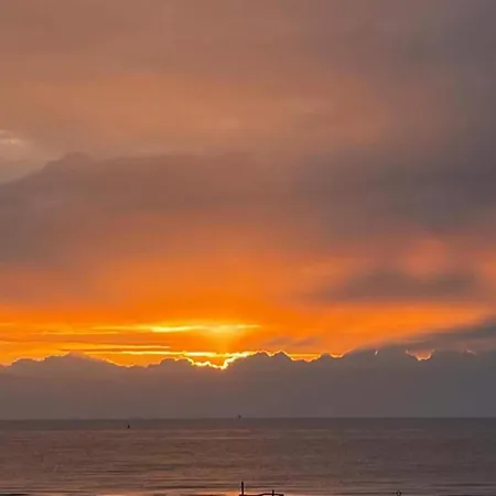 펜션 In With Stunning Sea Views