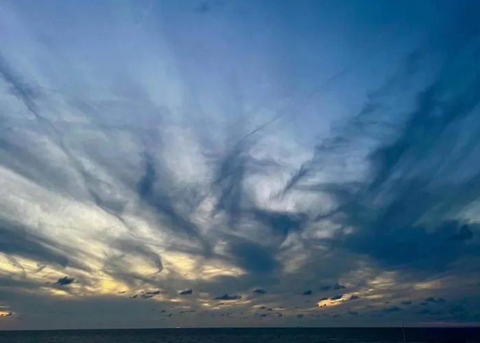 In With Stunning Sea Views Сasa de vacaciones *